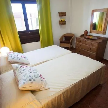 Playa Blanca Sleeps 4 Wifi Vila