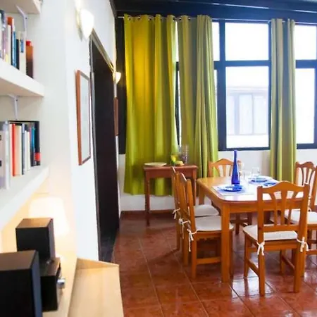 Playa Blanca Sleeps 4 Wifi *