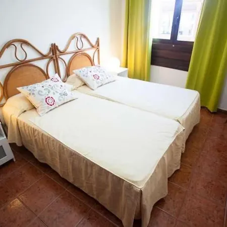 Playa Blanca Sleeps 4 Wifi Vila