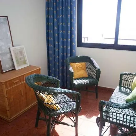 Playa Blanca Sleeps 4 Wifi Villa