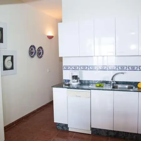 Playa Blanca Sleeps 4 Wifi
