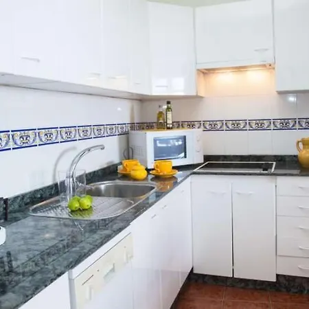 Playa Blanca Sleeps 4 Wifi