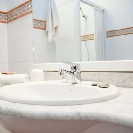 Villa Playa Blanca Sleeps 4 Wifi