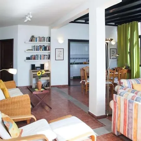 Playa Blanca Sleeps 4 Wifi Villa *