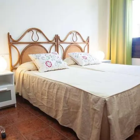 Villa Playa Blanca Sleeps 4 Wifi